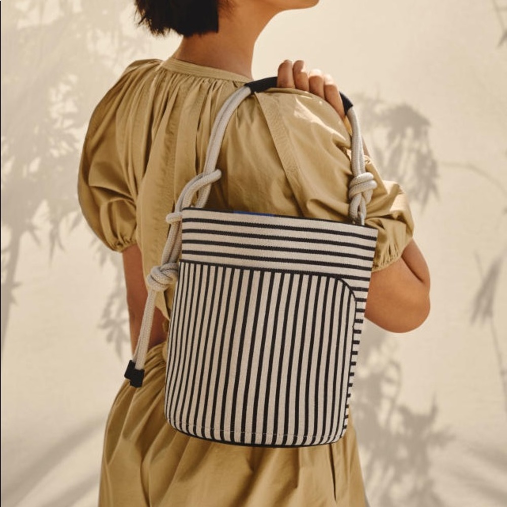 Brand new, never used Rothy’s The Hemp Pail in black and beige.